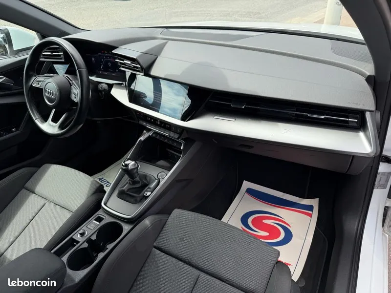 Audi A3 blanche 2022