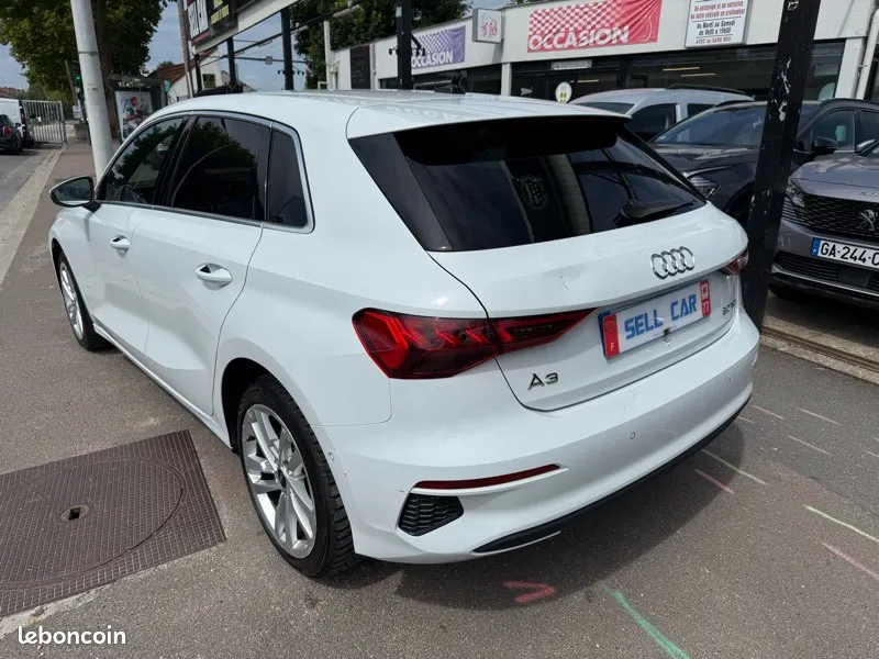 Audi A3 blanche 2022