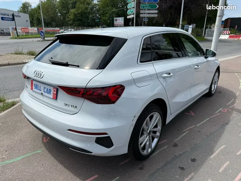 Audi A3 blanche 2022