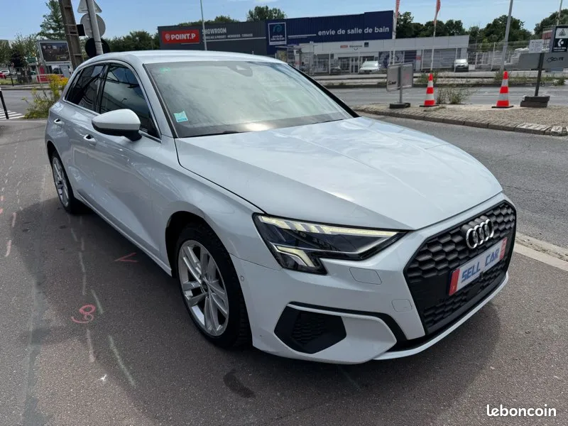Audi A3 blanche 2022