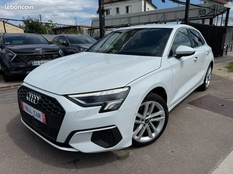 Audi A3 blanche 2022